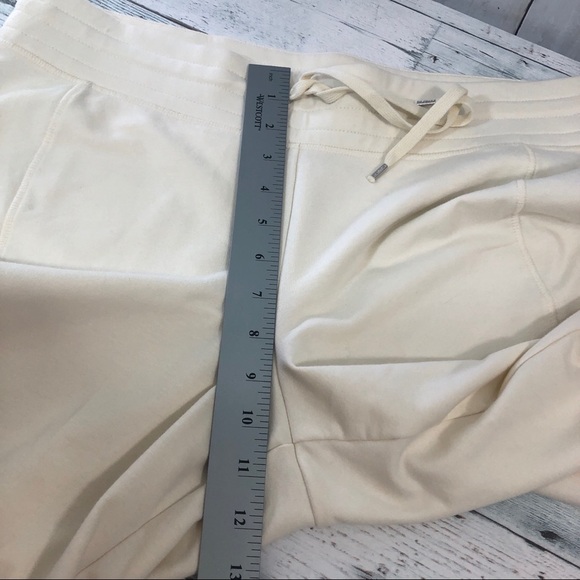 Lauren Ralph Lauren Ivory Cropped/Capri Sweatpants Medium - Picture 5 of 7